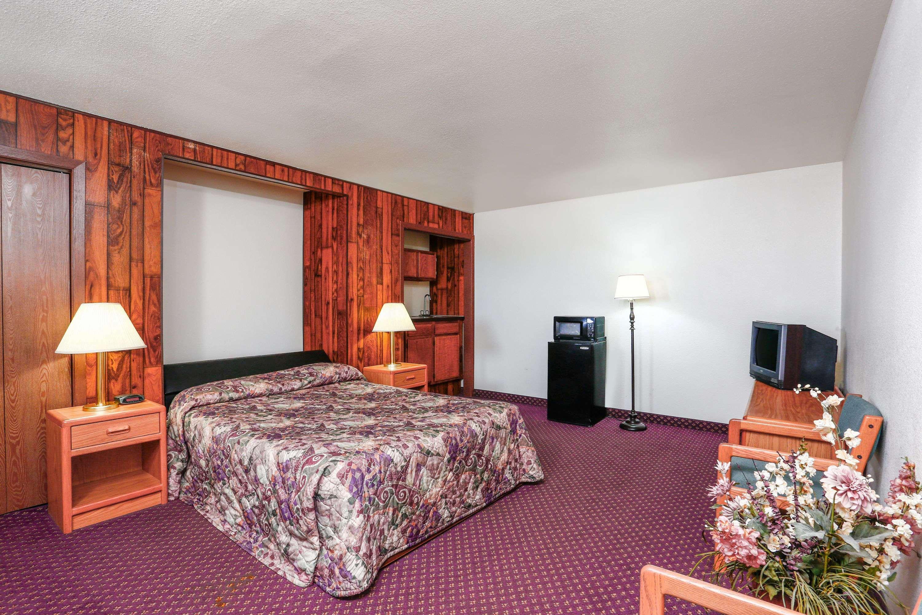 Travelodge By Wyndham Deer Lodge Montana מראה חיצוני תמונה