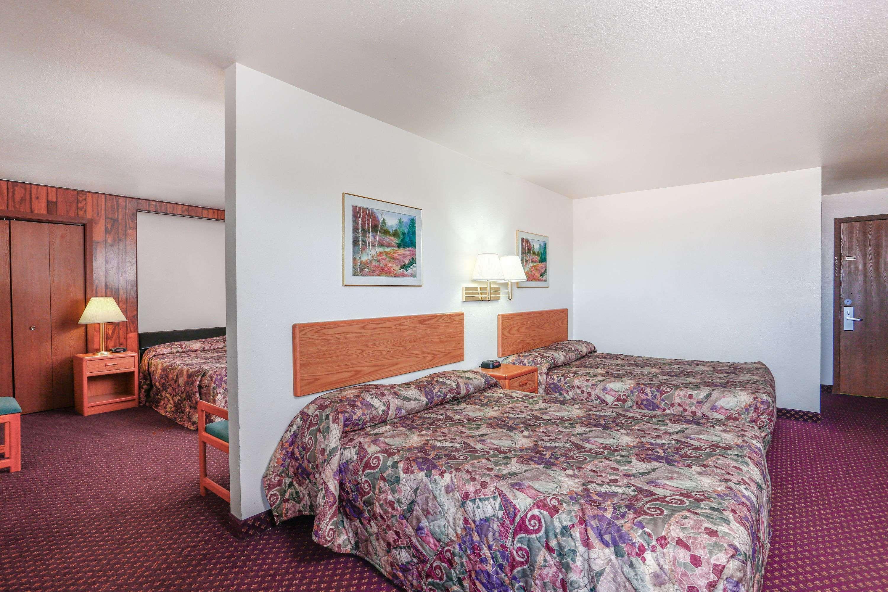 Travelodge By Wyndham Deer Lodge Montana מראה חיצוני תמונה